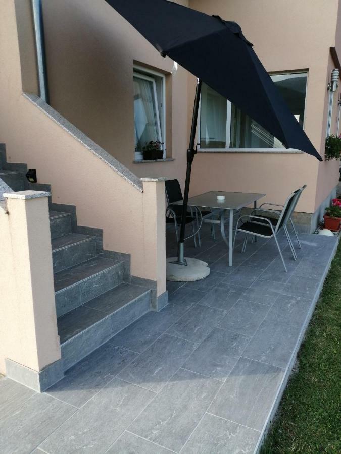 Appartamento Apartman Vidovic Korenica Esterno foto